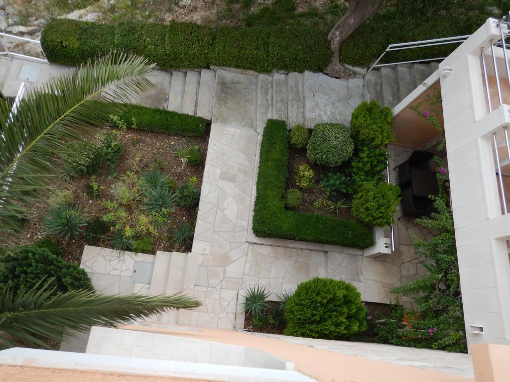 Apartments Kapetan Jure Brela Exterior foto